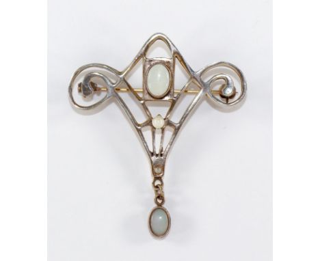 Brosche im Jugendstil: 925 Silb. mit Opal. Feiner Dekor im Jugendst. 4,5 x 4 cm.   D