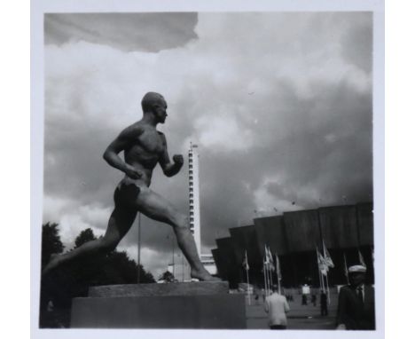 Reisdorf,V.: "So kämpften sie!" Ein Raumbildwerk von den XV. Olympischen Spielen Helsinki 1952. Oberaudorf am Inn, Raumbild-V