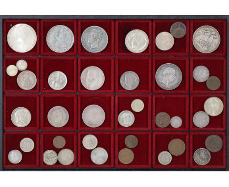 Silbermünzen.: Sammlung aus: 1 Crown Victoria 1890, Maria Theresia Taler (NP), 8 Reales Spanien (Fantasieprägung), 5 Pesetas 