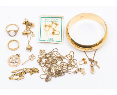 A collection of weighable a/f damaged gold jewellery to include a wide 18ct gold&nbsp; hollow hinged bangle a/f dented, stamp