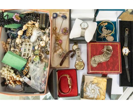 A collection of&nbsp; vintage costume jewellery including a silver charm bracelet, locket, Wedgwood Jasperware ring, Jasperwa