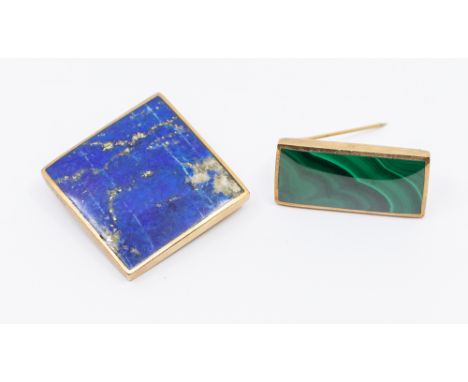 Two 9ct gold mounted brooches, to include a square lapis lazuli brooch, size approx 32mm, pin and roller clasp fittings, alon