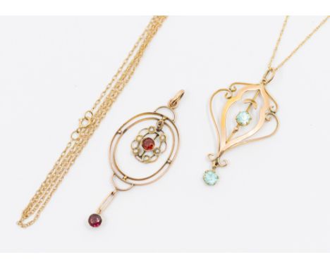An Edwardian garnet and seed pearl 9ct rose gold pendant, comprising a oval wire fork form inset to the centre with a seed pe