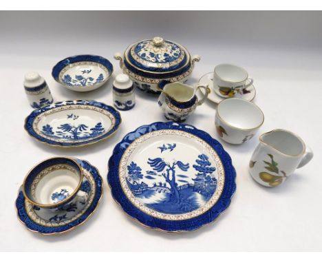 A Willow pattern dinner service to include plates, cups and saucers etc, also to include a Royal Worcester Evesham pattern te