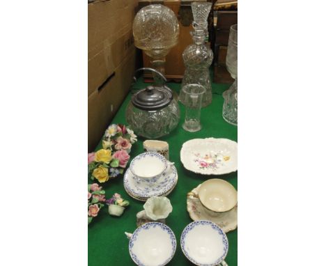 Three Royal Chinaworks of Worcester tea cups and saucers, four posies, a Royal Crown Derby dish with central floral spray, cu