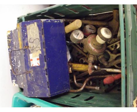 Box of tools 