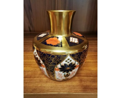 Medium-Sized Royal Crown Derby 1128 Imari Gold Bud Vase