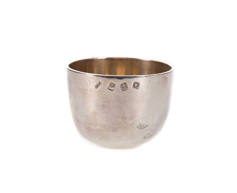 ELIZABETH II SCOTTISH SILVER TUMBLE CUP,maker Alan R Baillie, Edinburgh 1997, 6.1cm diameter, approx 122gFootnote: Tumble cup