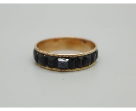 A Georgian stone set band ring, tests as 9ct gold, 1.5g, Q 