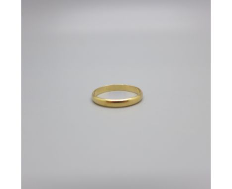 A yellow metal ring, continental control mark, 1.8g, M 