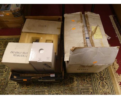 A Franklin Mint group of five various scale polystyrene and foam packed diecasts, to include 1957 Chrysler 300C convertible, 