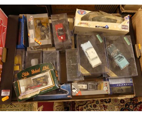 A tray of boxed modern issue diecast, to include Solido military collection No.6201 Sherman tank, Vitesse Chevrolet Bel Air e