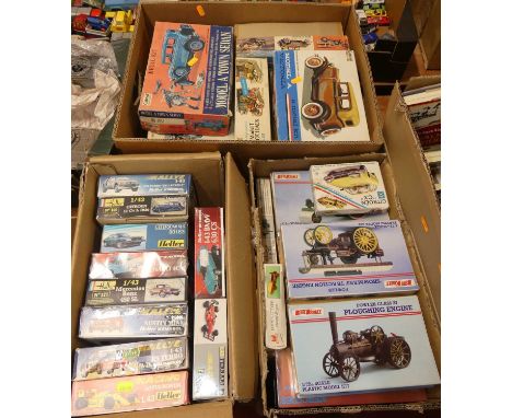 Three boxes of various scale boxed plastic and metal kits, to include a Heller No.171 Mercedes Benz 450SL, Gabriel Model A To