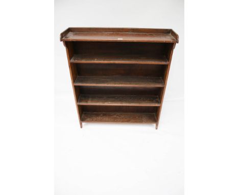 A vintage dark oak free standing bookcase shelf unit. Five fixed shelves, L98cm x D25cm x H115cm