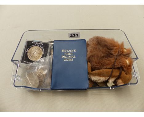 A QUANTITY OF 20th.C. CROWNS, OTHER VINTAGE GB COINS INC. SEALED PACKS OF HALF PENNIES.
