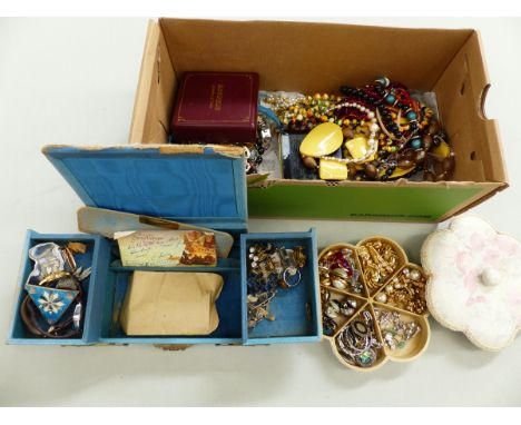A MEXICAN SILVER AND ENAMEL BROOCH, A GOLD BABY BROOCH AND TWO WATCH LINKS, A SILVER BROOCH, A COLLECTION OF VINTAGE COSTUME 