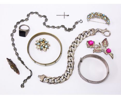 A mixed lot to include a hallmarked silver bangle, a heavy link bracelet marked '925' and other items