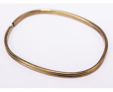 A 9ct gold bangle, diam. 5.5cm, wt. 4.1g