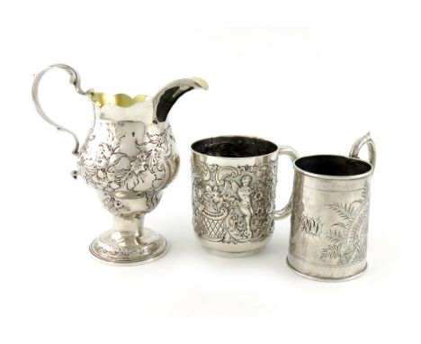 A small mixed lot of silver items, comprising: a George III cream jug, of baluster form, later decoration, by Walter Brind,  