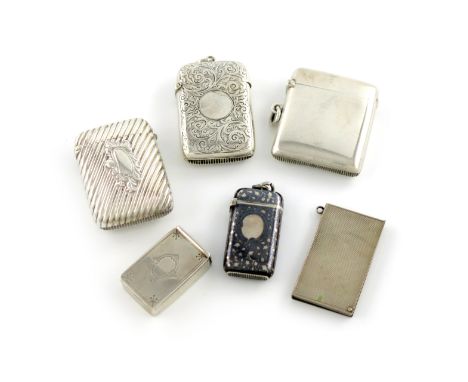 A mixed lot of silver items, comprising: an Austrian silver and niello work vesta case, by M and S, rectangular form, foliate