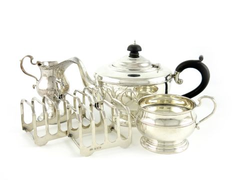 A mixed lot of silver items, comprising: a George III baluster cream jug, marks worn, possibly by Samuel Meriton, with gadroo