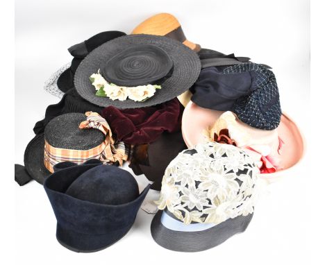 Large collection of vintage hats, Edwardian to 1950s, including boaters, Saks New York, straw, fur and cloche hats etc