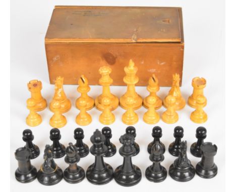 Staunton style boxwood and ebony chess set, height of king 8cm