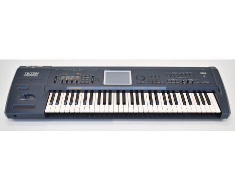 Korg Triton Extreme Music Workstation / Sampler synthesizer with 76 keys, model TRITONEXT61, serial no. 013230, in original b