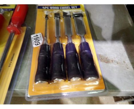 Marksman four piece wood chisel set, new. Not available for in-house P&amp;P