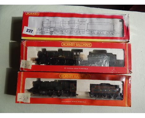 HORNBY R2459 CASTLE CLASS LOCOMOTIVE WELLINGTON DCC READY POOR BOX, R2019 SAINT CLASS LOCO ST PATRICK, R 2085 COUNTY OF WORCE