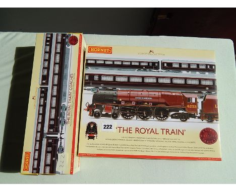 HORNBY R 2370 THE ROYAL TRAIN PACK & R4197 THE ROYAL TRAIN COACH