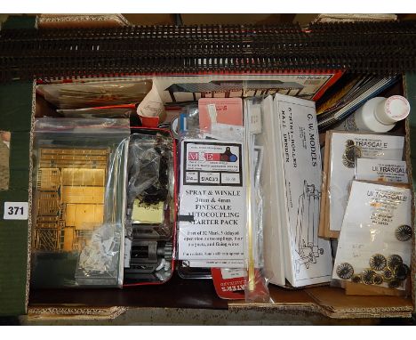 MODEL RAILWAY ACCESSORIES KITS, BITS, BRASS TOAD, SPRAT & WINKLE PARTS, & MODELLING SUNDRIES