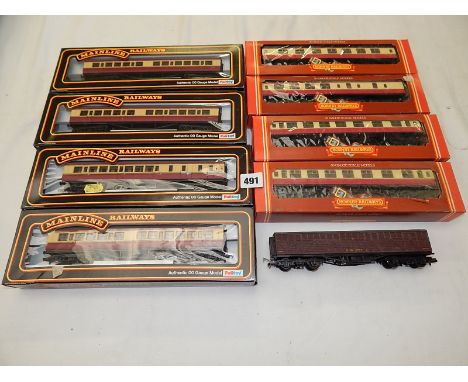 HORNBY R 421 CRIMSON & CREAM COACHES, MK1 , MAINLINE 37-113 X3 & 37-112 57' COMPOSITE COACHES PLUS A SYPHON G