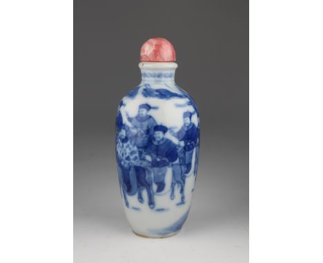 Chinese blue and white porcelain snuff bottle, Jingdeshen Kilns circa 1821-1850. Of tapering cylindrical form with convex mou