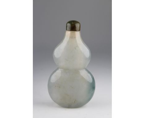 Very well-hollowed, the double-gourd form bottle with a neatly finished lip, flat base, the matrix of mottled lavender and li