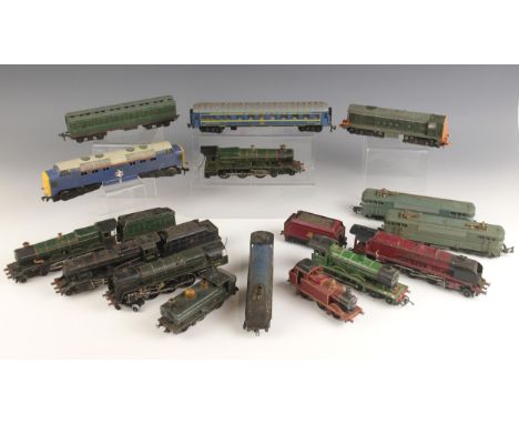 A quantity of vintage 'OO' gauge model trains, 20th century, to include locomotives, tenders and rolling stock by Hornby Dubl