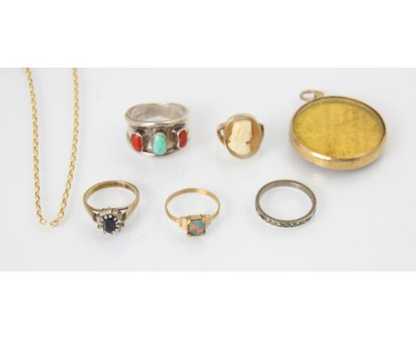 A selection of jewellery, including a yellow metal chain, bolt ring stamped '750' a yellow metal opal doublet ring, ring size