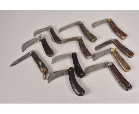 A good selection of Hunting pocket knives, various makers including, Saynor, Turner &amp; Co (Encore), Taylors, Wostenholm, W