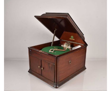 Table grand gramophone, Perophone, in mahogany case of HMV Model 9 style, with Beltona Peridulce soundbox and steel link-plat