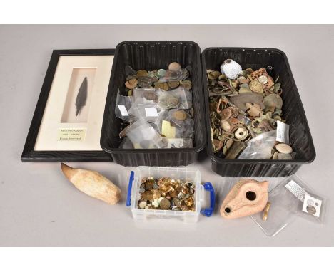 A good collection of archaeological finds, to include a  Bronze Age Arrowhead, a large collection of coin, Roman Hammered onw