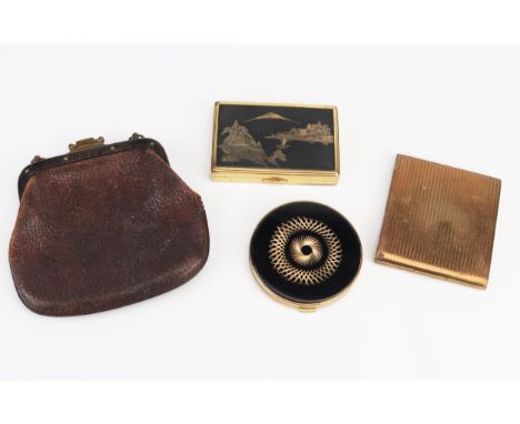 A Clover Musical Compact, Stratton compact, etc. 