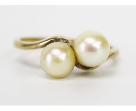 A 9ct Gold and Twin untested Pearl Crossover Ring, size P.25, 2.9g 