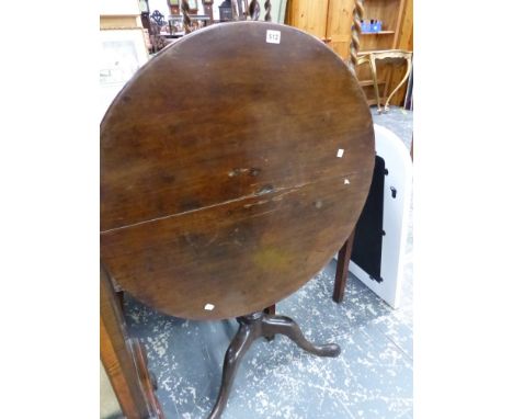 A GEORGIAN MAHOGANY TILT TOP TRIPOD TABLE AND TWO OCCASIONAL TABLES. 