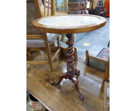 A VICTORIAN MAHOGANY TRIPOD TABLE. 