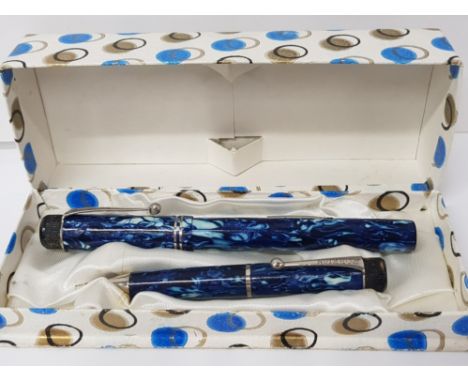 BOXED VINTAGE FOUNTAIN PEN AND PENCIL