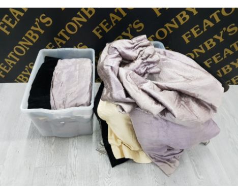 TWO PAIRS OF GOOD QUALITY BESPOKE LINED PURPLE FABRIC CURTAINS W80 (AT GATHERING) L120 WITH TIE BACKS