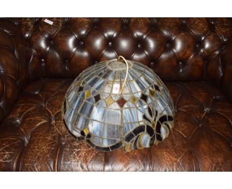 TIFFANY STYLE CENTRE CEILING LIGHT FITTING, 50CM DIAM