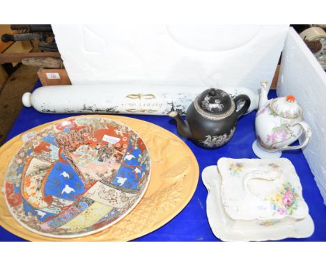 MIXED LOT COMPRISING A VICTORIAN GLASS ROLLING PIN, OVAL MEAT PLATE, COVERED BUTTER DISH, JAPANESE SATSUMA DECORATED PLATE ET