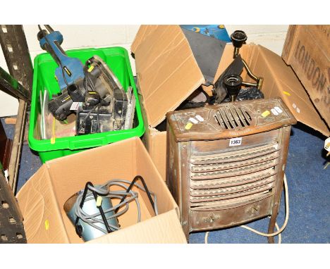 A BOXED WORKZONE ELECTRIC PAINT SPRAY GUN and Workzone angle grinder, together with a Black and Decker sander, vintage Bungal