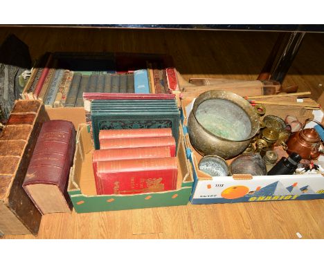 A BOX OF SUNDRY ITEMS to include copper and brass bowls, candlesticks and hunting horn, wooden boot stretchers, 10 x 50 monoc